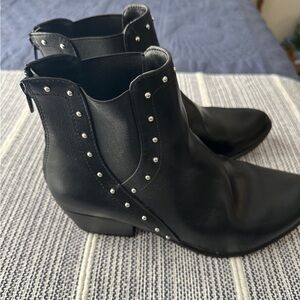 Spirit Women's Black Studded Chelsea Ankle Boots